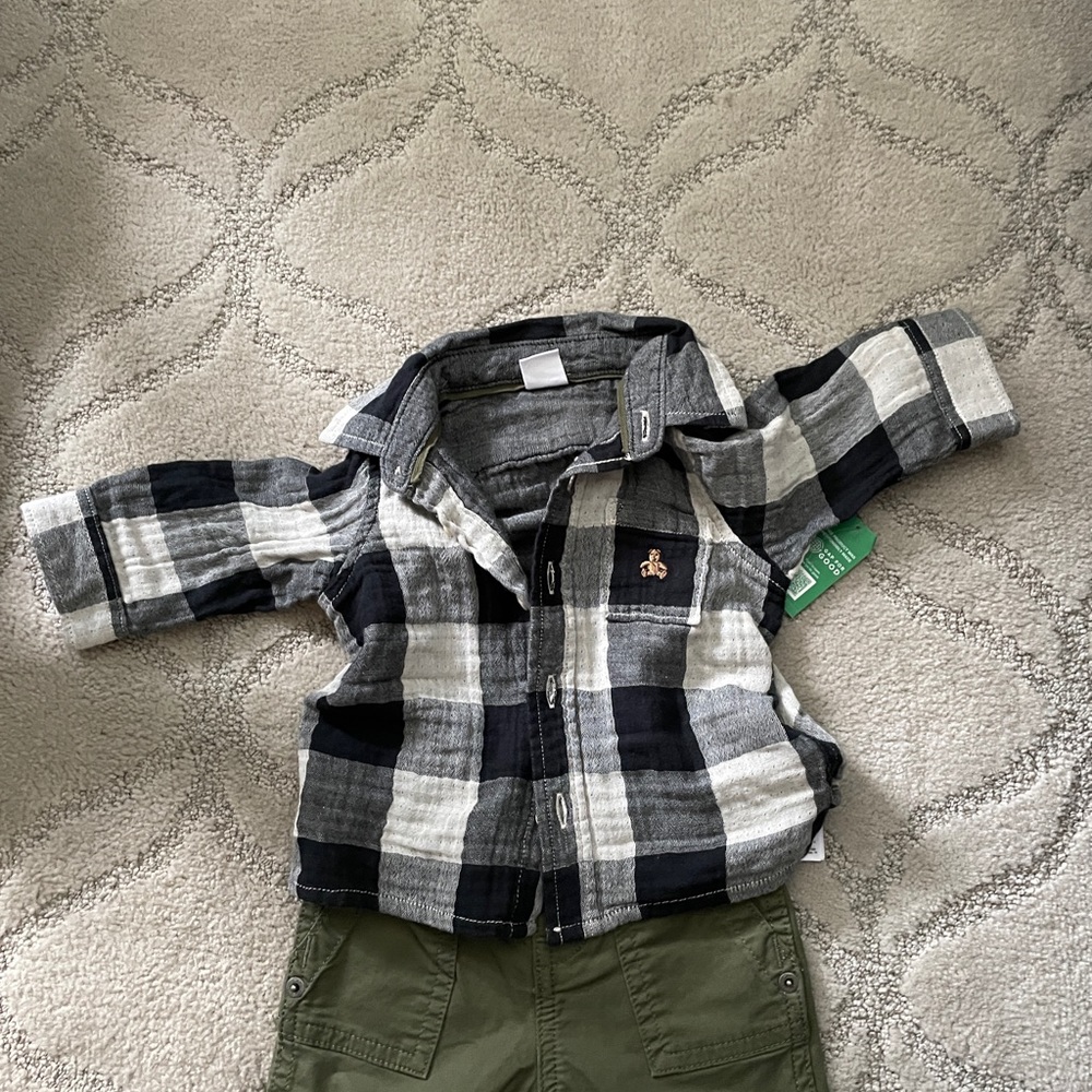 Baby gap boys army green cargo pants black cream grey plaid top 3-6m nwt